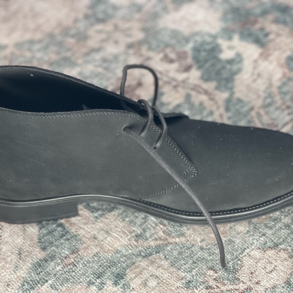 Tod’s Black Suede Desert Boots, US 8.5. Unworn. - Picture 8 of 8